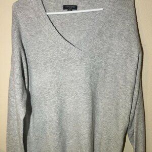 Long Sweater gently worn in excellent condition Size Medium